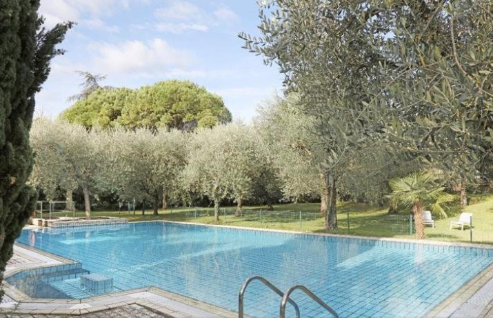 Villa Sweet Flower - With Private Pool And Garden مانربا ديل جاردا المظهر الخارجي الصورة