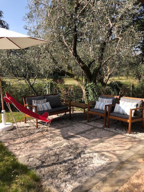 Villa Sweet Flower - With Private Pool And Garden مانربا ديل جاردا المظهر الخارجي الصورة
