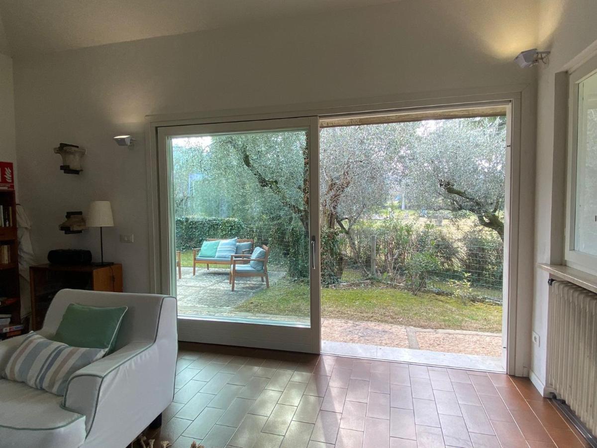 Villa Sweet Flower - With Private Pool And Garden مانربا ديل جاردا المظهر الخارجي الصورة