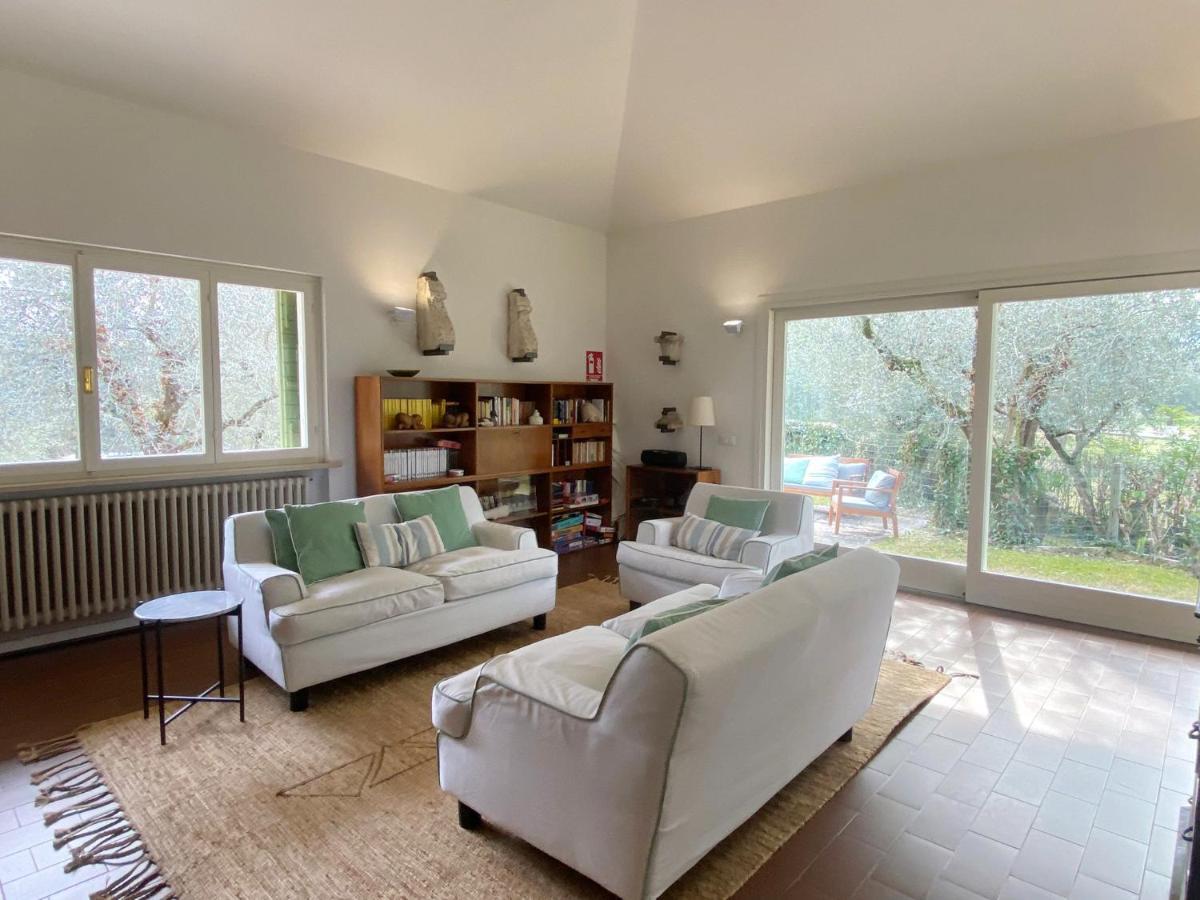 Villa Sweet Flower - With Private Pool And Garden مانربا ديل جاردا المظهر الخارجي الصورة
