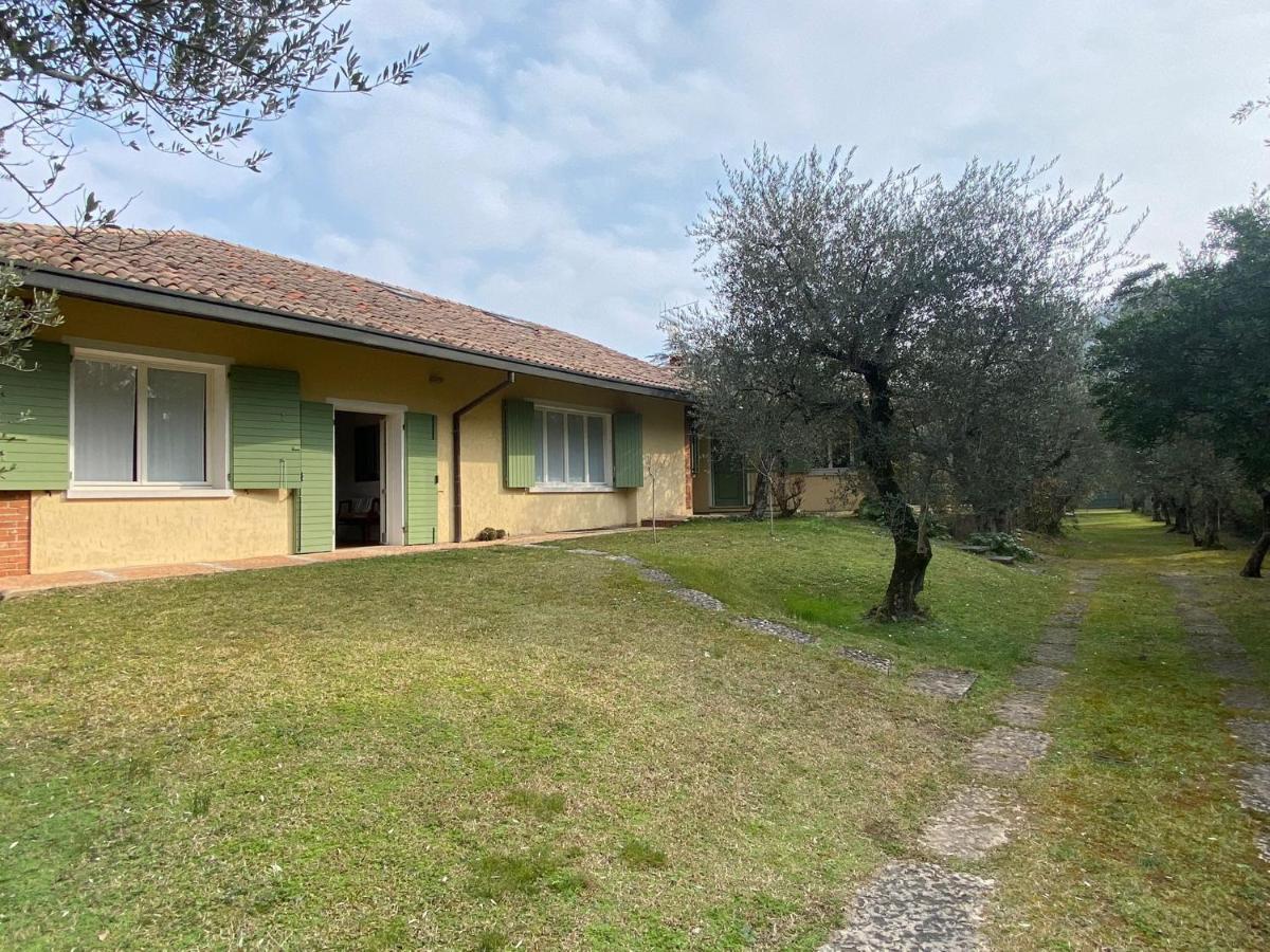 Villa Sweet Flower - With Private Pool And Garden مانربا ديل جاردا المظهر الخارجي الصورة