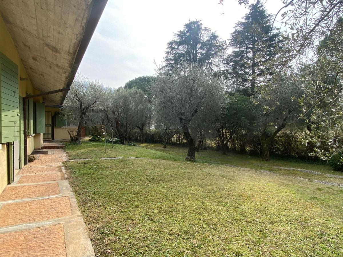 Villa Sweet Flower - With Private Pool And Garden مانربا ديل جاردا المظهر الخارجي الصورة