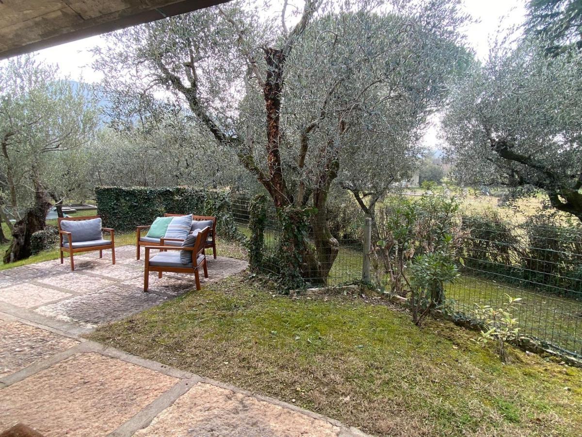 Villa Sweet Flower - With Private Pool And Garden مانربا ديل جاردا المظهر الخارجي الصورة